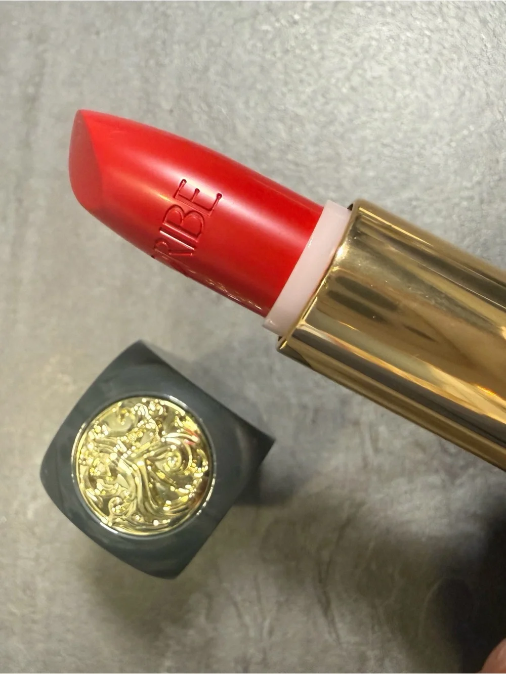 Oribe Lip Lust Creme Lipstick The Red Le Rouge satin Bold Red Matte Finish NEW